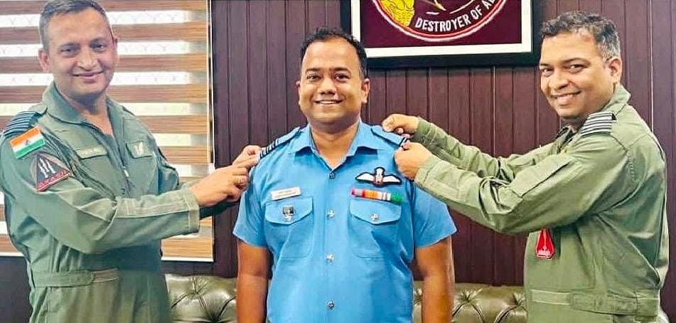 तेल्हारा शहराच्या सुपुत्राची गगनभरारी: भारतीय वायुसेनेचे अधिकारी वैभव खारोडे यांची 'विंग कमांडर'पदी पदोन्नती!