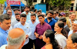 चिखली घरकुल परिसरातील पाणी साचण्याच्या समस्येवर कायमस्वरूपी तोडग्यासाठी महापौरांची पाहणी; संबंधित अधिकाऱ्यांना तातडीच्या उपाययोजनांचे निर्देश