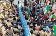 धर्मेंद्र प्रधान यांच्या राजीनाम्याच्या मागणीसाठी पुण्यात विद्यार्थ्यांचा विराट मोर्चा; मुसळधार पावसातही मोठा प्रतिसाद