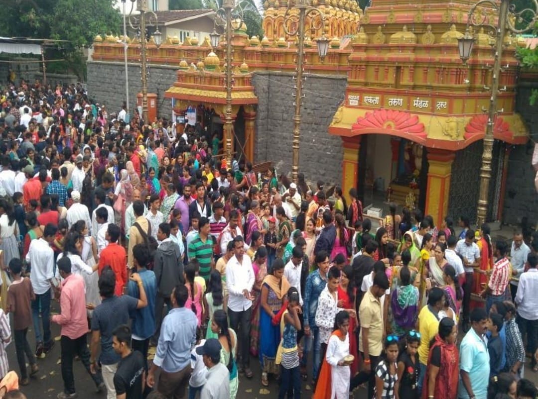 एकादशीनिमित्त पांडुरंगाच्या दर्शनासाठी मंदिरांमध्ये भाविकांची गर्दी