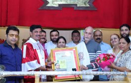 महापौर रवि लांडगे यांच्या हस्ते ज्येष्ठ लेखक,कवी,साहित्यिक तसेच अभिनेते व दिग्दर्शक रमेश वाकनीस यांचा मानपत्र देऊन गौरव….