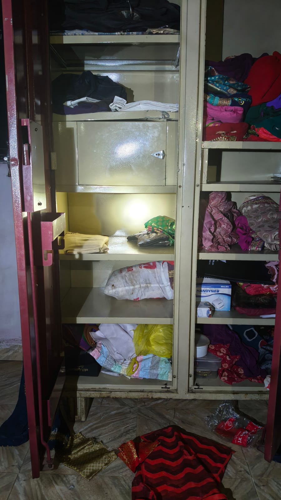 पळशी झाशी, चांगेफळ खुर्द येथे घरफोड्या; ७ लाख १५ हजारांचा मुद्देमाल लंपास